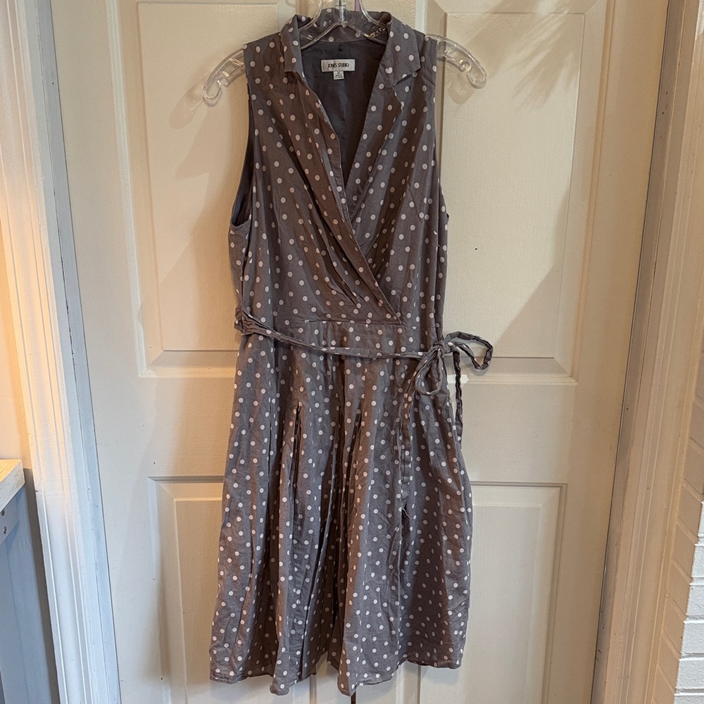 Jones Studio Gray Polka Dot Midi Dress